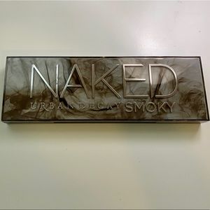 Urban Decay Naked Smoky eyeshadow palette